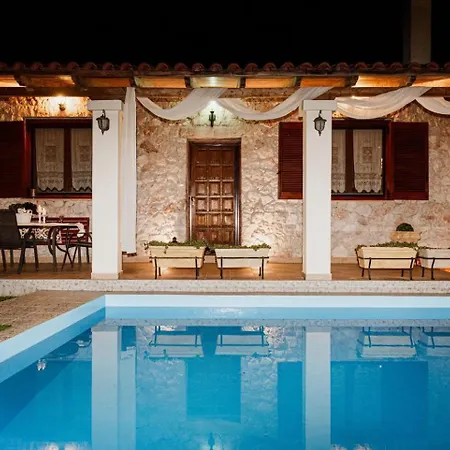 Aigli Βίλα Δρέπανο